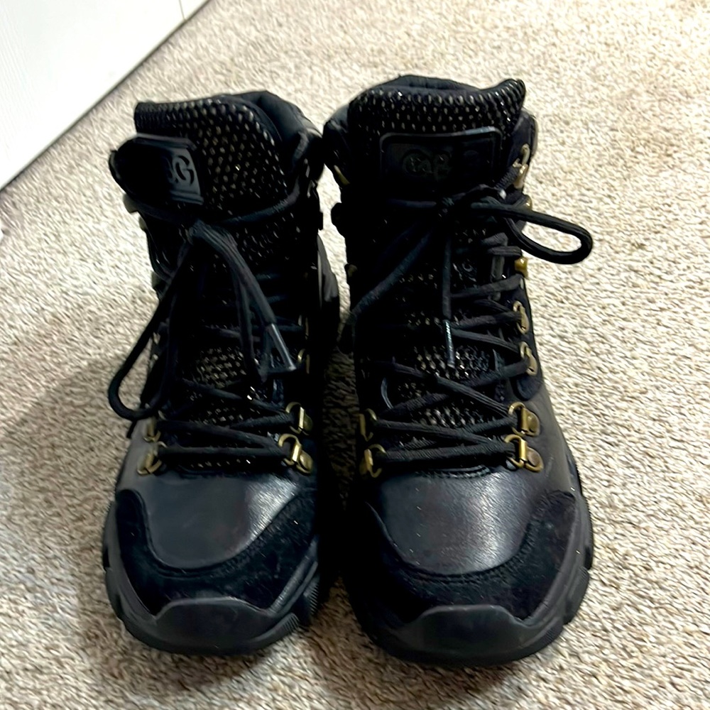 Black guess boots women